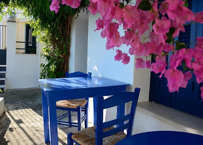 Zaros House. Two-bedroom Traditional House With Sea Views In Kioni.