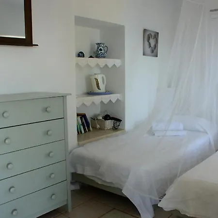 Hébergement de vacances Zaros House. Two-bedroom Traditional House With Sea Views In Kioni. *