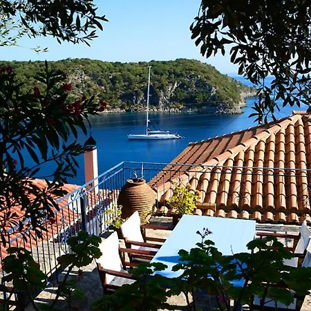 Ferienhaus Zaros House. Two-bedroom Traditional House With Sea Views In Kioni. *
