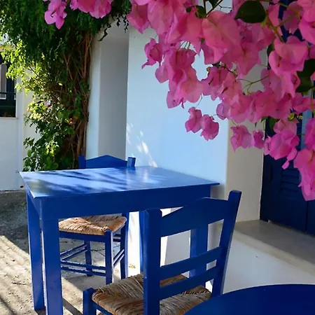 Zaros House. Two-bedroom Traditional House With Sea Views In Kioni.