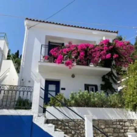 Ferienhaus Zaros House. Two-bedroom Traditional House With Sea Views In Kioni.