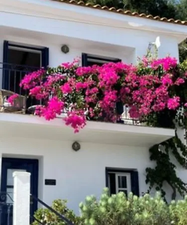 Ferienhaus Zaros House. Two-bedroom Traditional House With Sea Views In Kioni. *