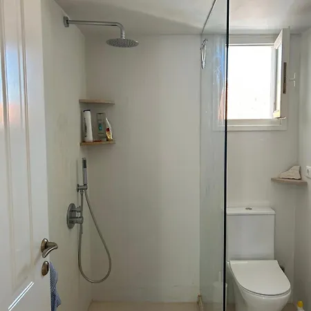 Zaros House. Two-bedroom Traditional House With Sea Views In Kioni. Kionion